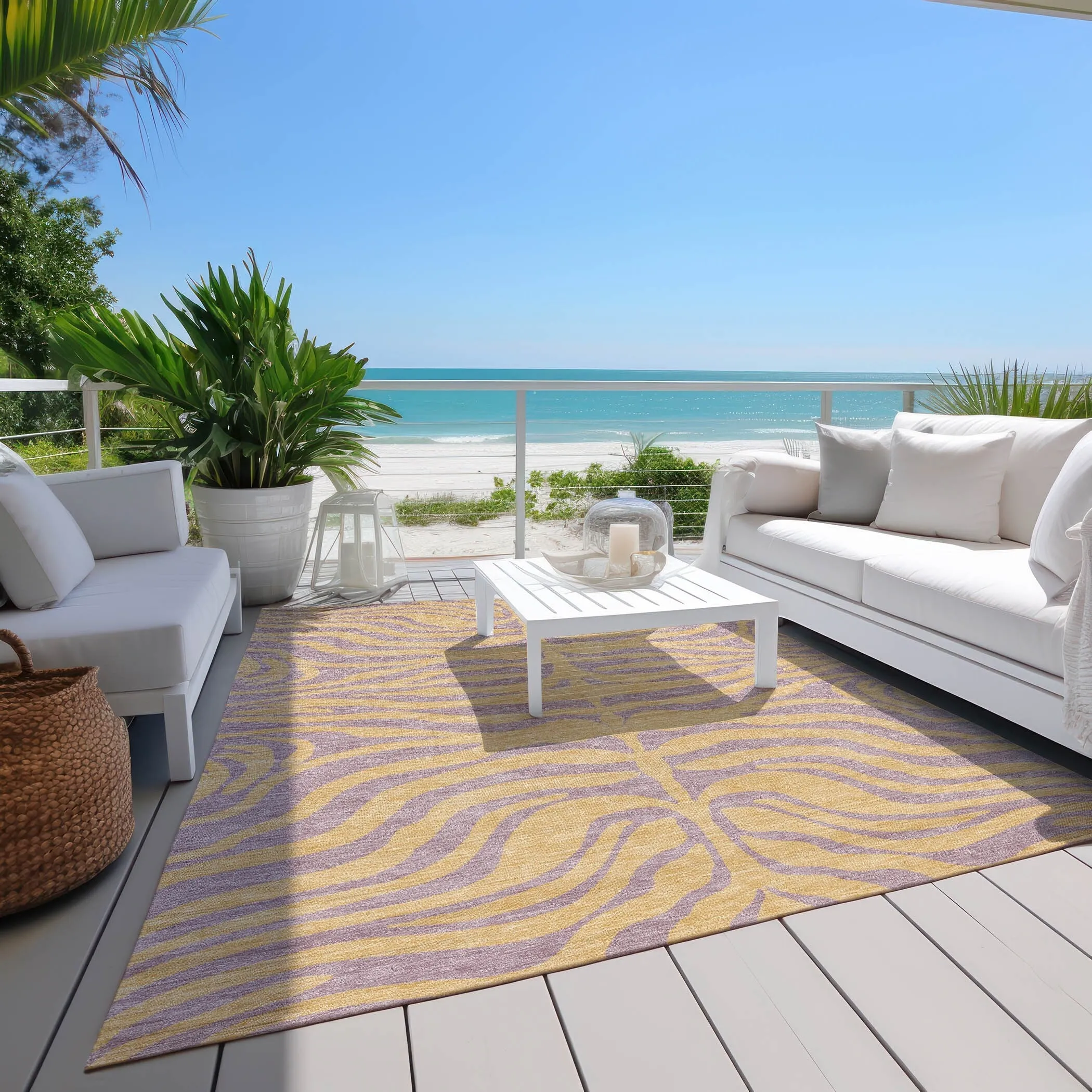 Machine Washable Indoor/ Outdoor Modern Animal Print Chantille Rug
