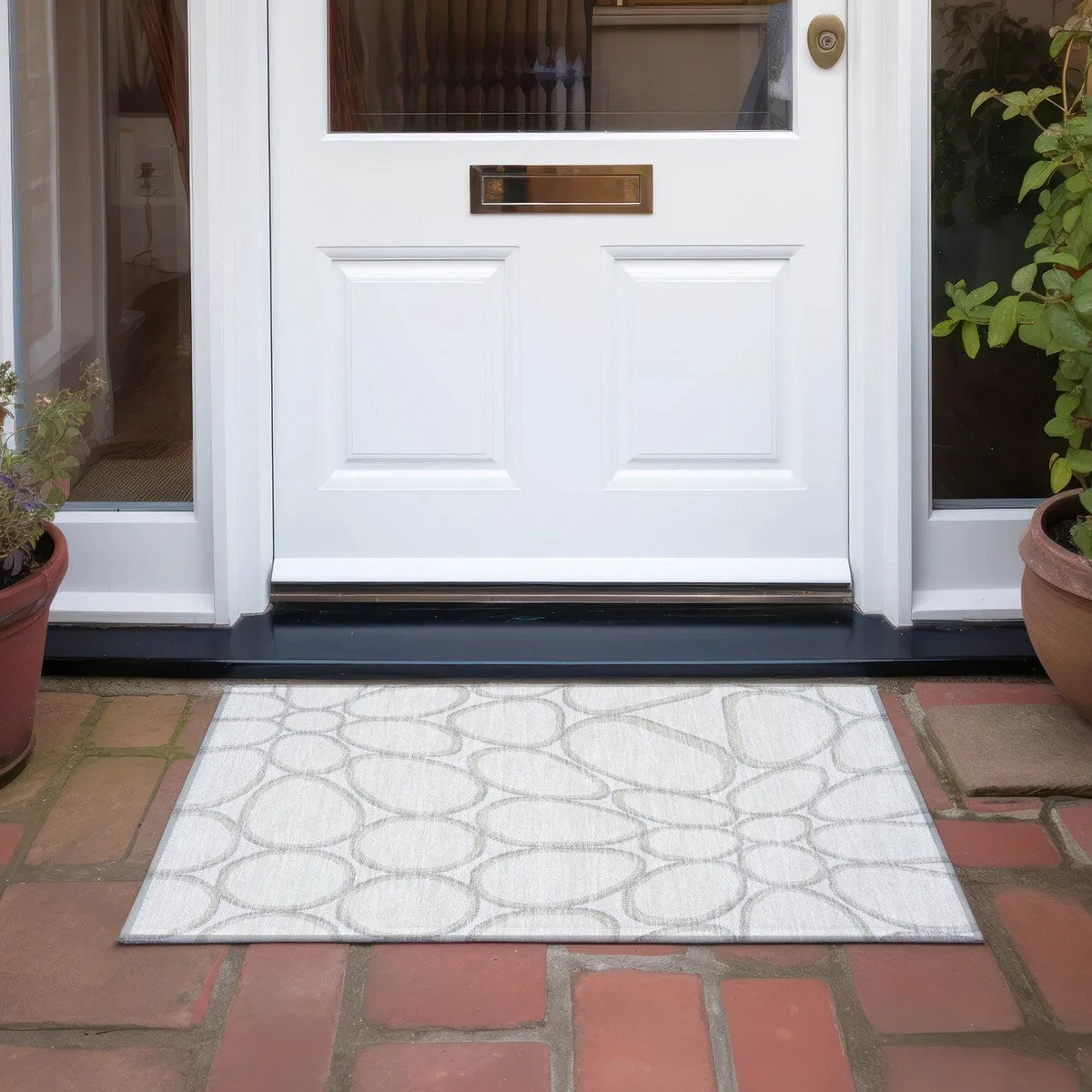 Machine Washable Indoor/ Outdoor Modern Bubbles Chantille Rug