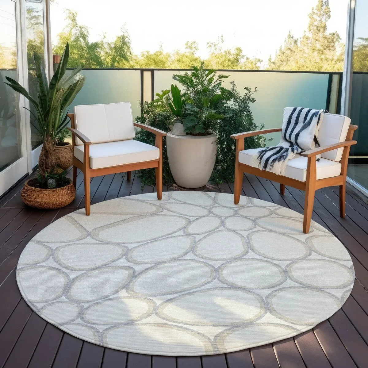 Machine Washable Indoor/ Outdoor Modern Bubbles Chantille Rug