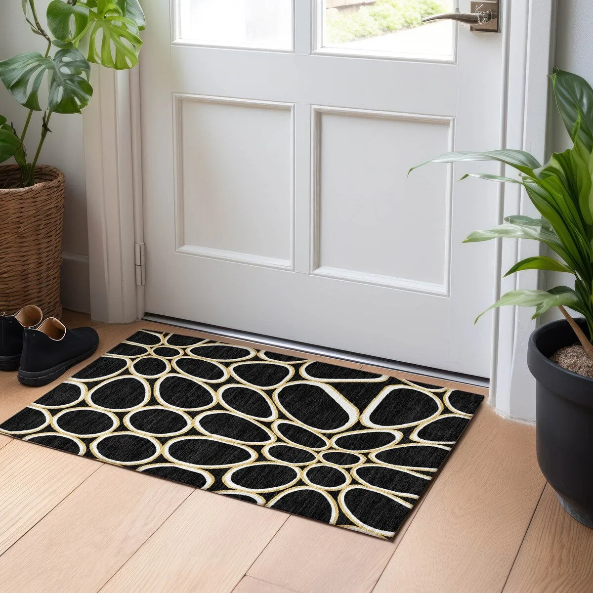 Machine Washable Indoor/ Outdoor Modern Bubbles Chantille Rug