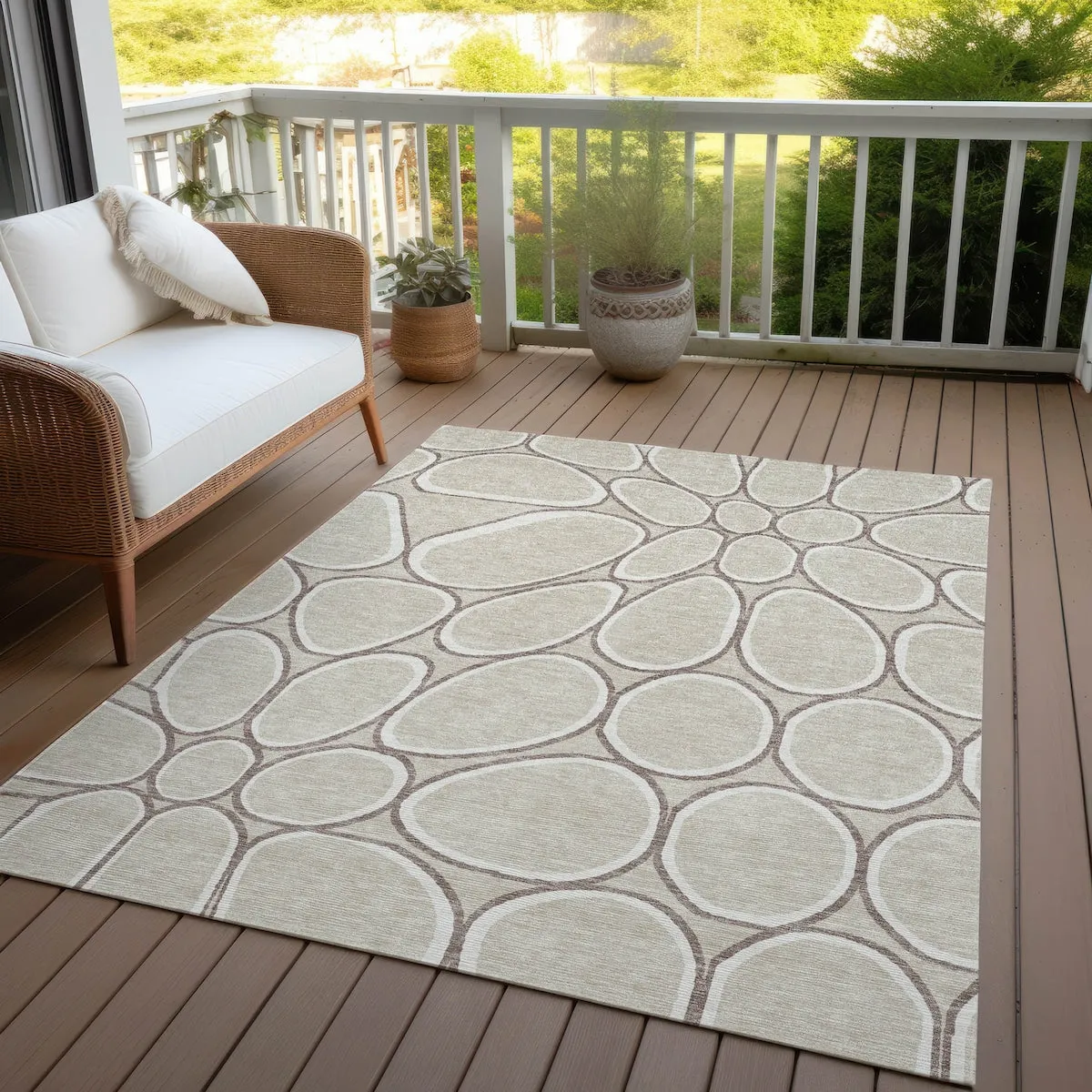 Machine Washable Indoor/ Outdoor Modern Bubbles Chantille Rug