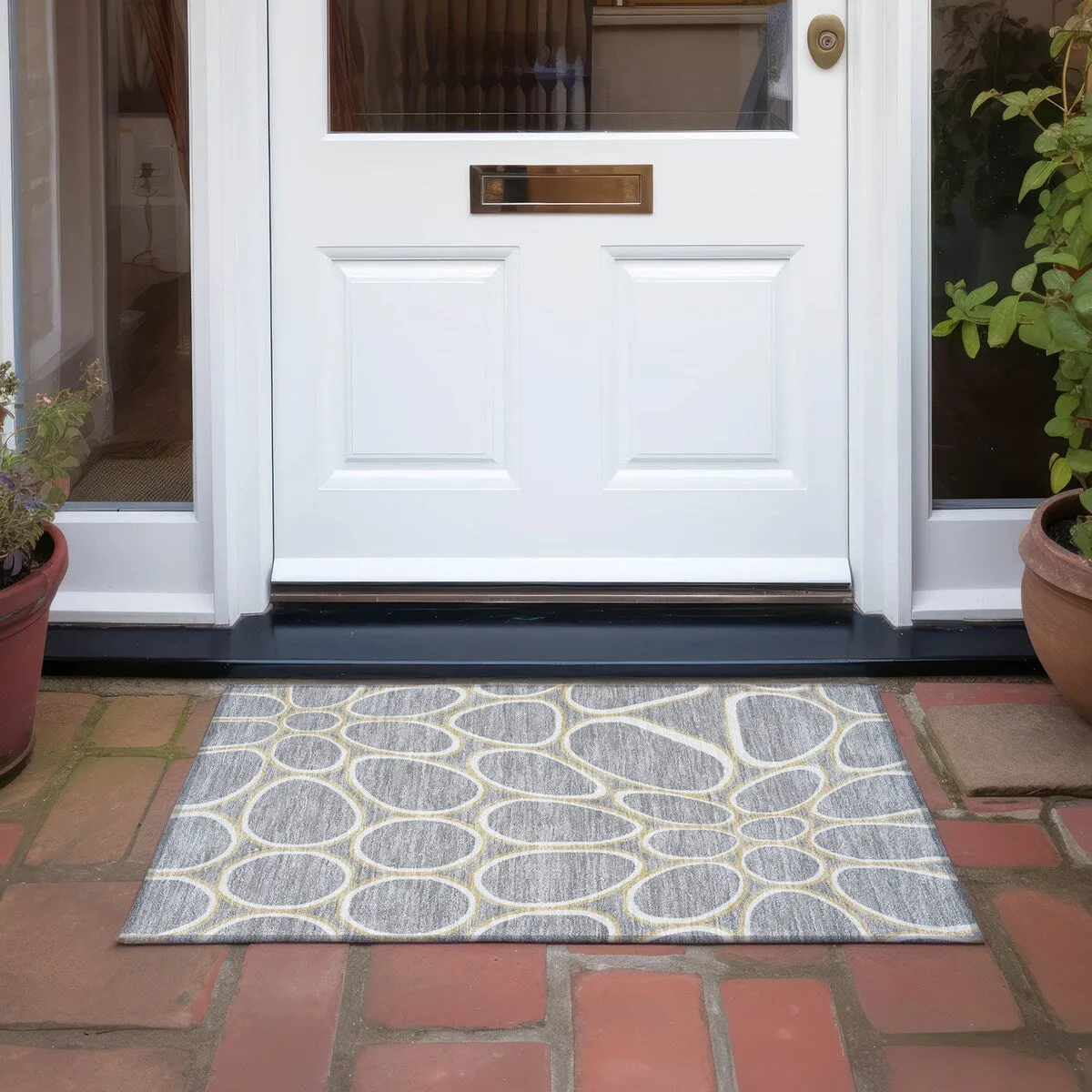 Machine Washable Indoor/ Outdoor Modern Bubbles Chantille Rug