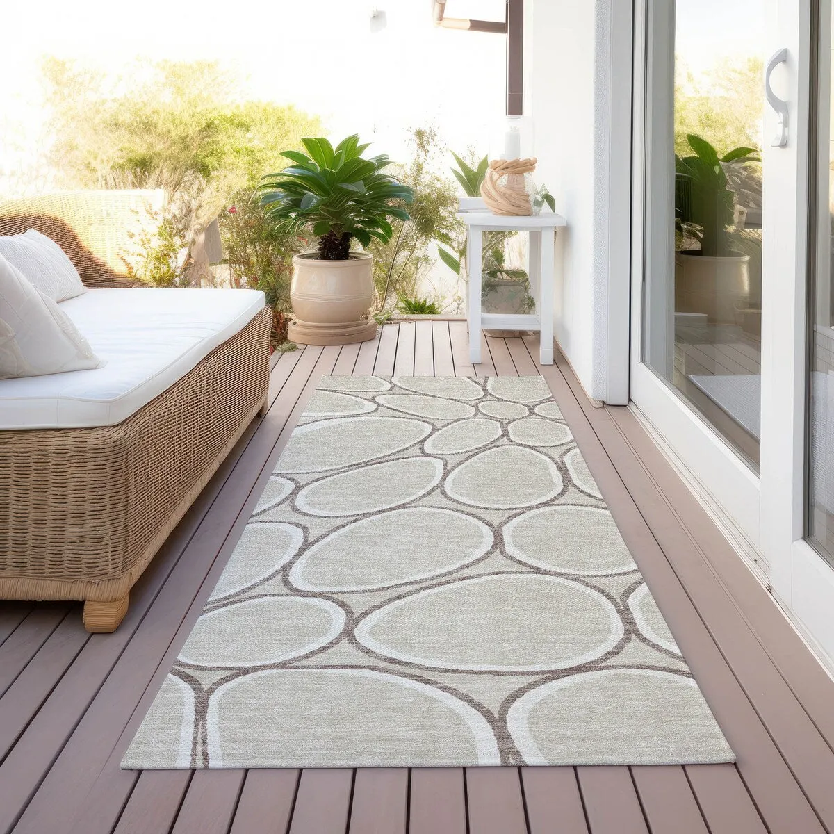Machine Washable Indoor/ Outdoor Modern Bubbles Chantille Rug
