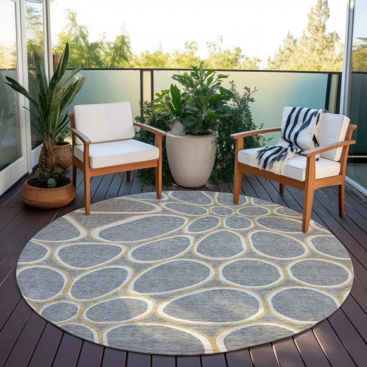 Machine Washable Indoor/ Outdoor Modern Bubbles Chantille Rug