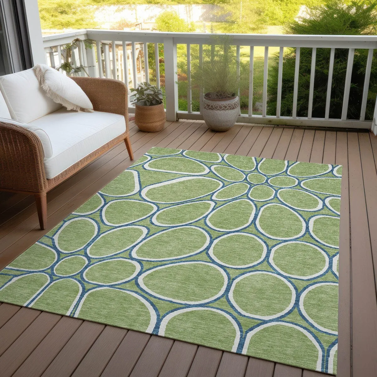 Machine Washable Indoor/ Outdoor Modern Bubbles Chantille Rug