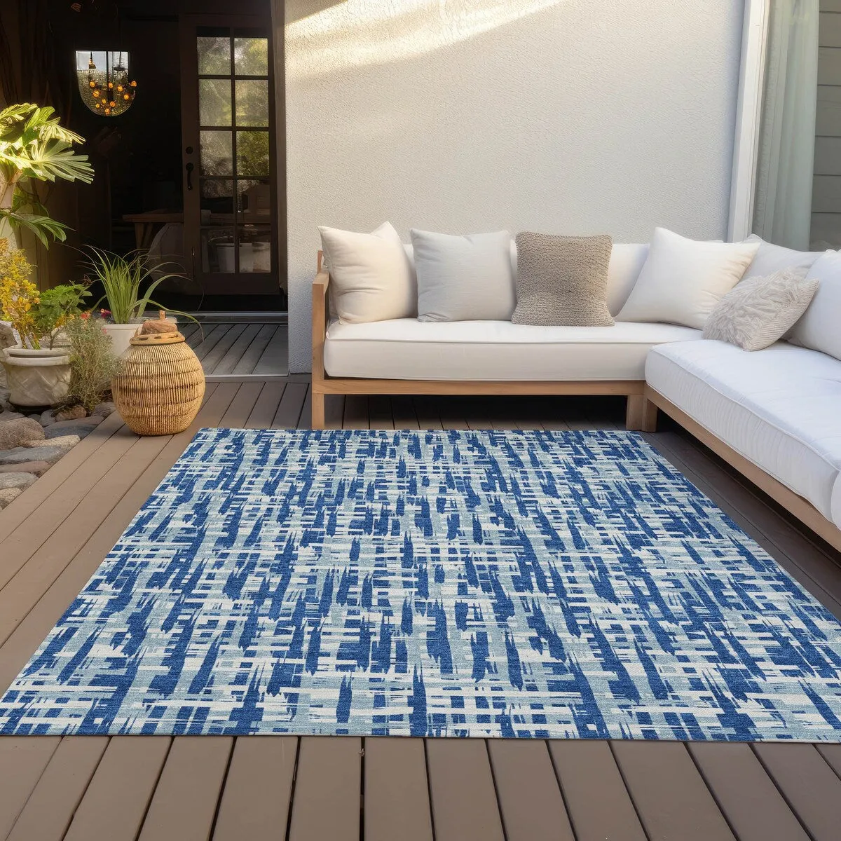 Machine Washable Indoor/ Outdoor Modern Crosshatch Chantille Rug