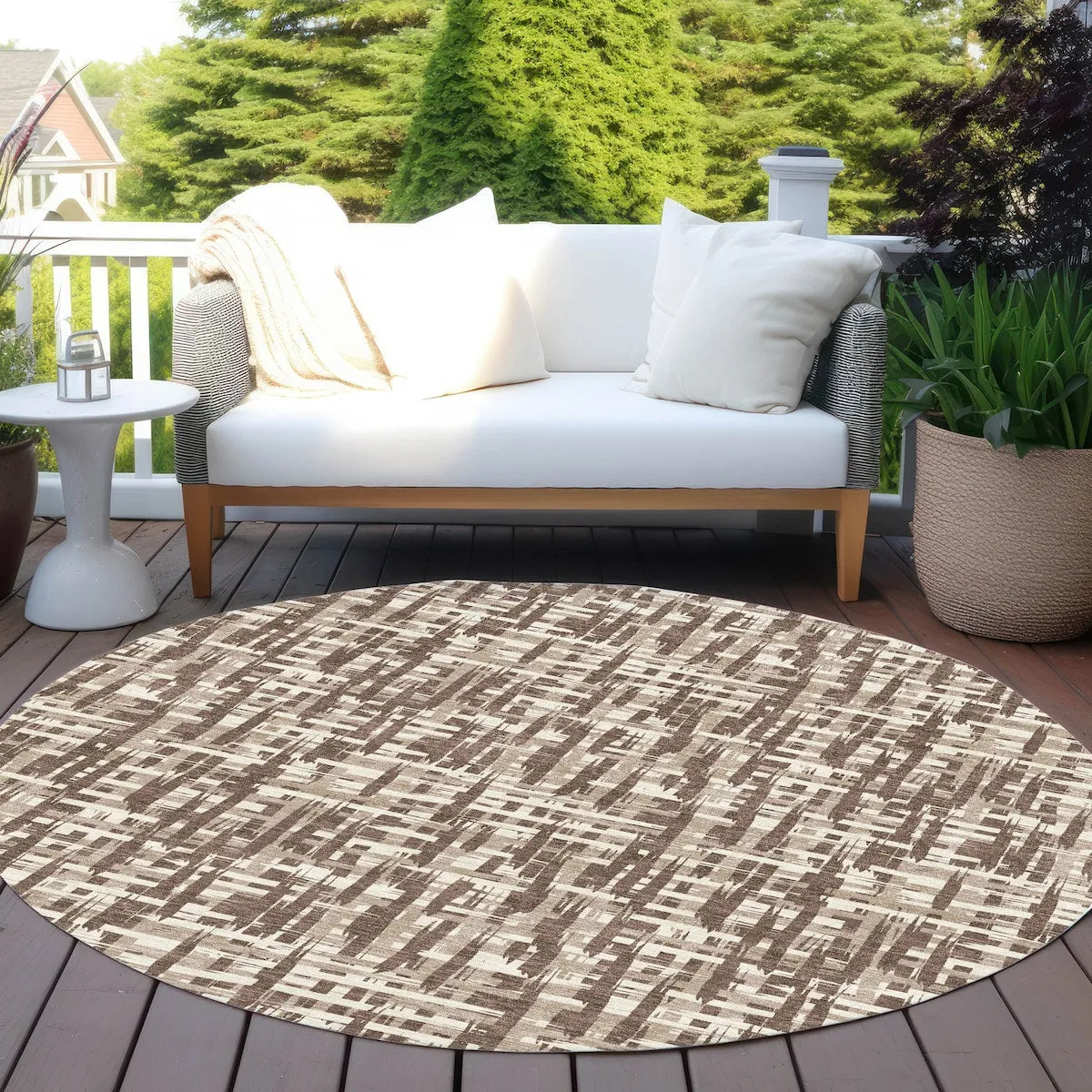 Machine Washable Indoor/ Outdoor Modern Crosshatch Chantille Rug
