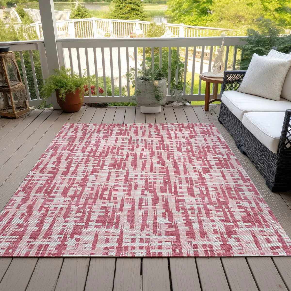 Machine Washable Indoor/ Outdoor Modern Crosshatch Chantille Rug