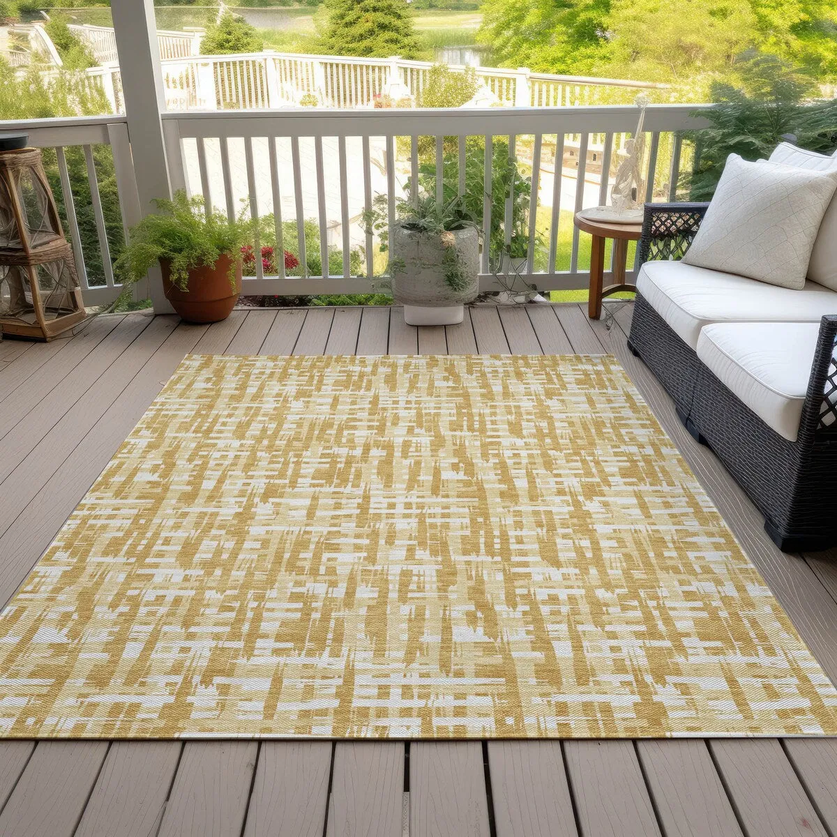 Machine Washable Indoor/ Outdoor Modern Crosshatch Chantille Rug
