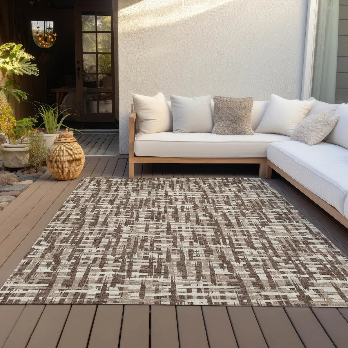 Machine Washable Indoor/ Outdoor Modern Crosshatch Chantille Rug