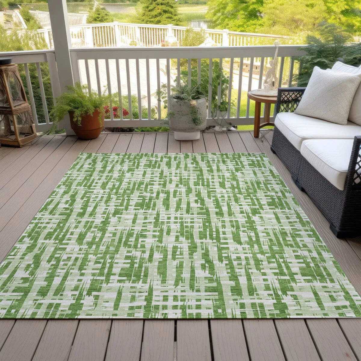 Machine Washable Indoor/ Outdoor Modern Crosshatch Chantille Rug