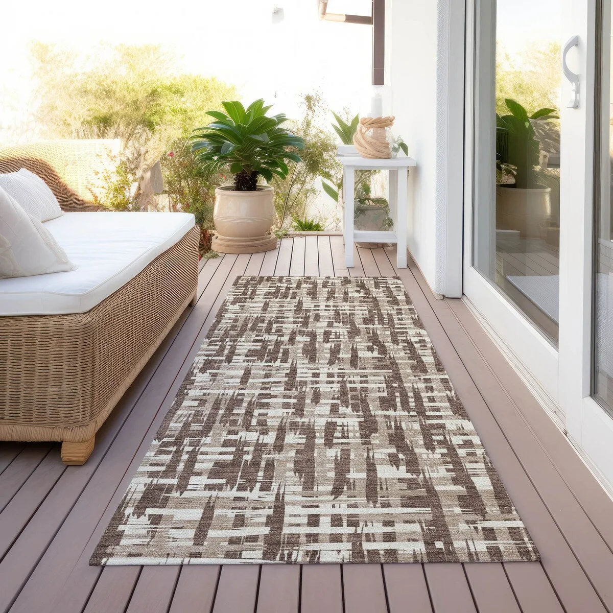 Machine Washable Indoor/ Outdoor Modern Crosshatch Chantille Rug
