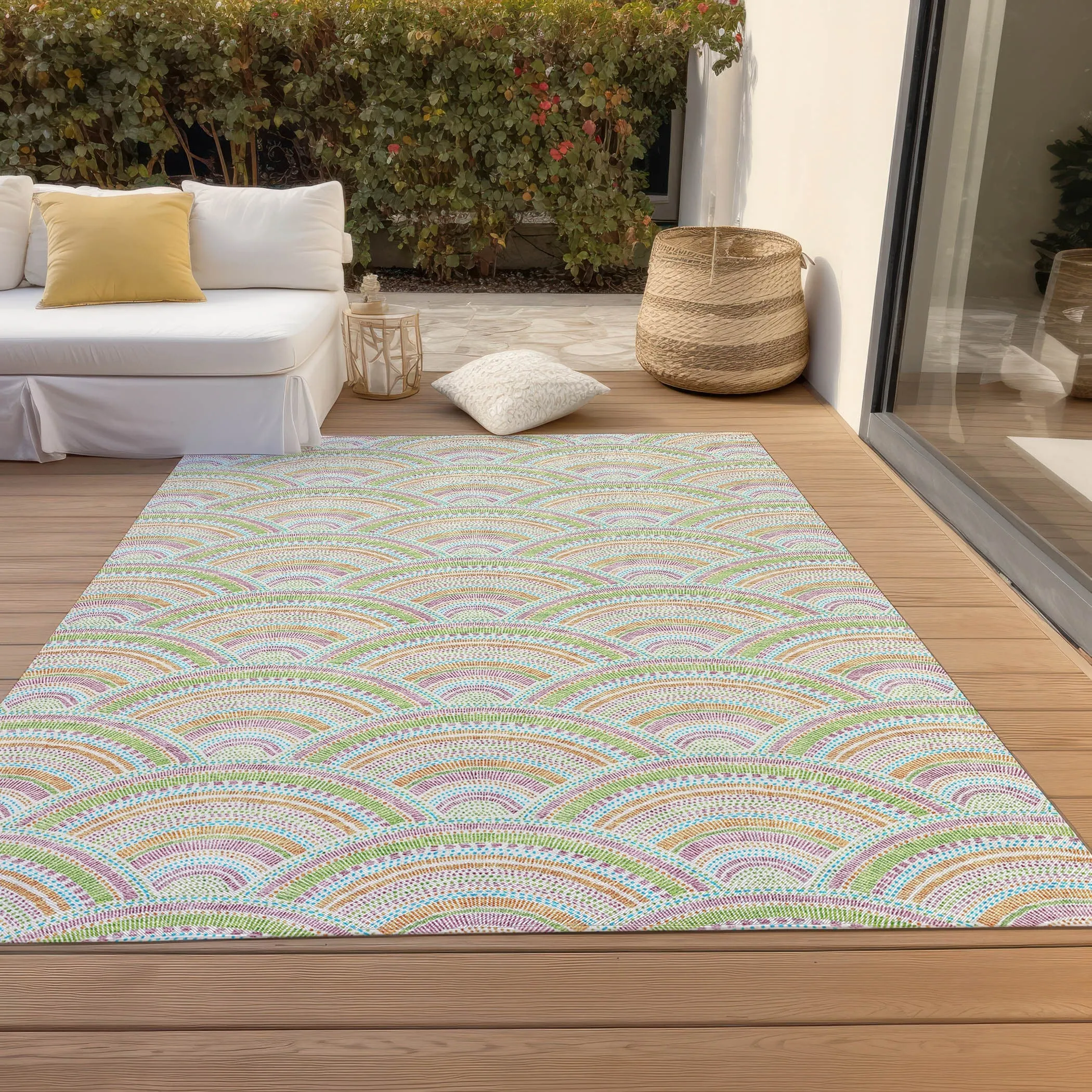 Machine Washable Indoor/ Outdoor Modern Mosaic Chantille Rug
