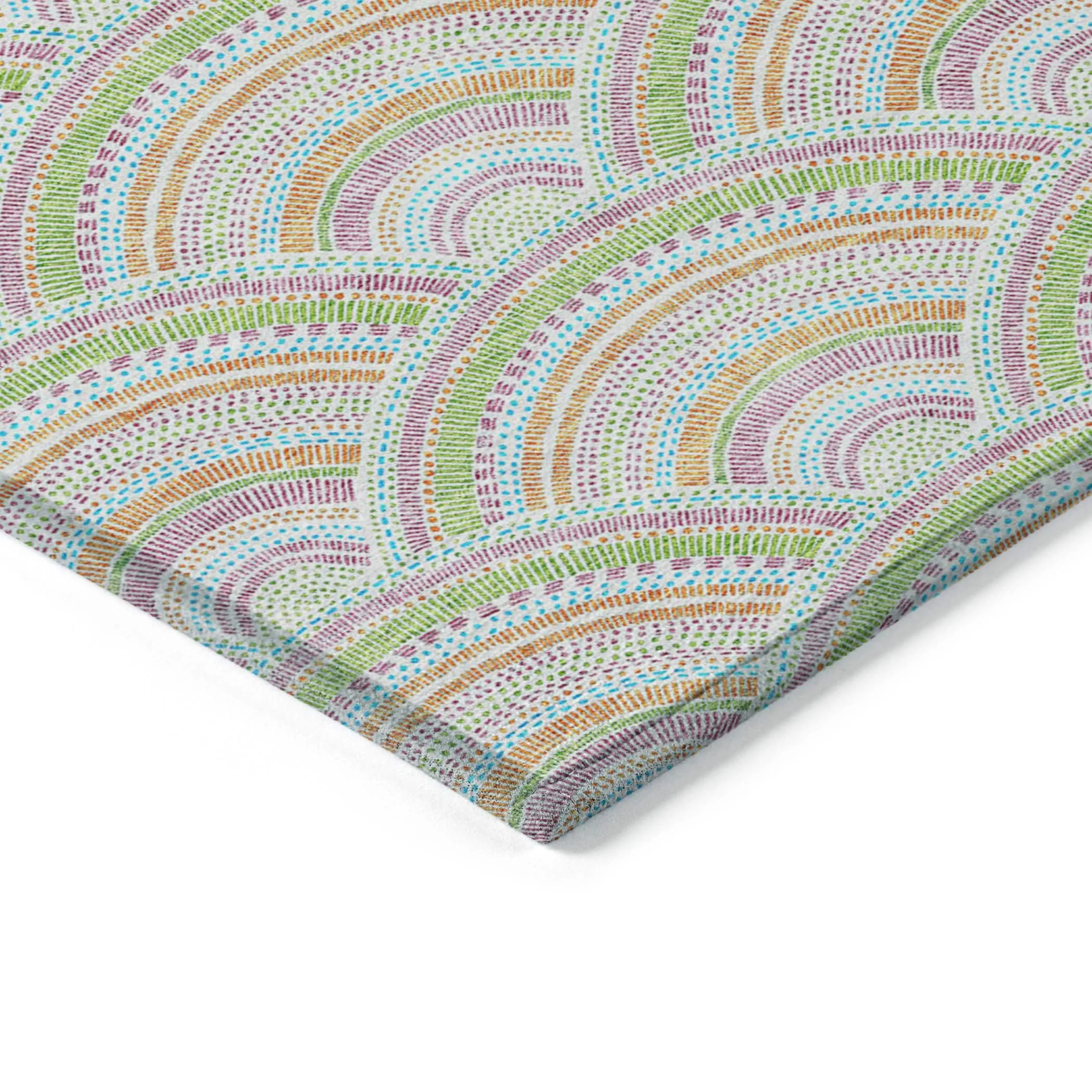 Machine Washable Indoor/ Outdoor Modern Mosaic Chantille Rug