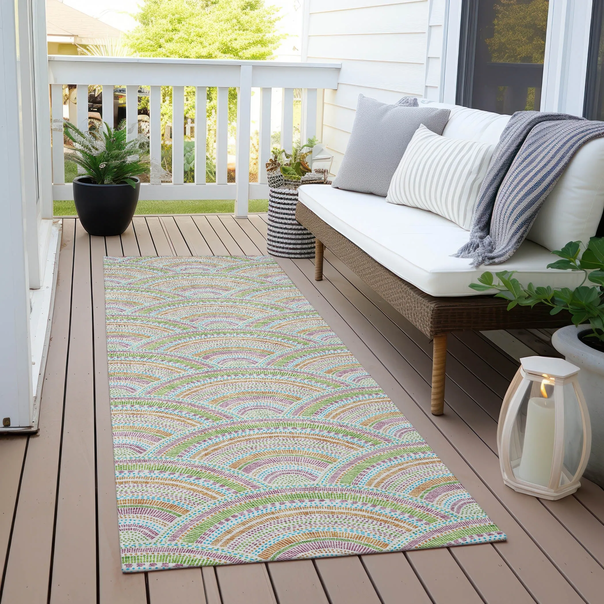 Machine Washable Indoor/ Outdoor Modern Mosaic Chantille Rug