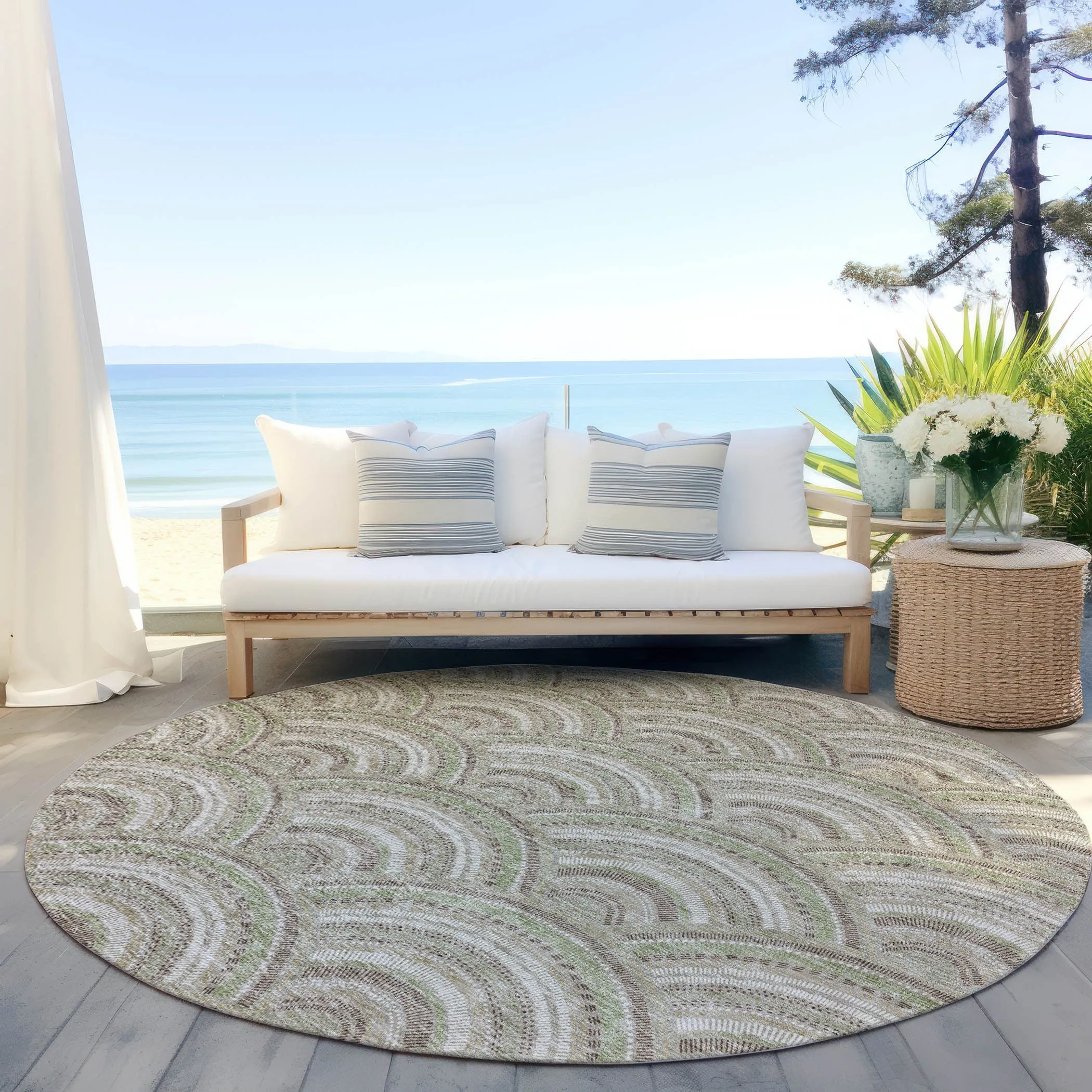 Machine Washable Indoor/ Outdoor Modern Mosaic Chantille Rug