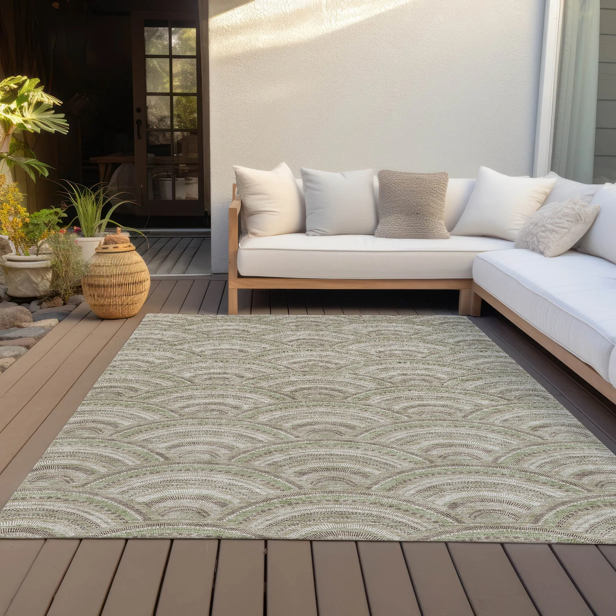 Machine Washable Indoor/ Outdoor Modern Mosaic Chantille Rug