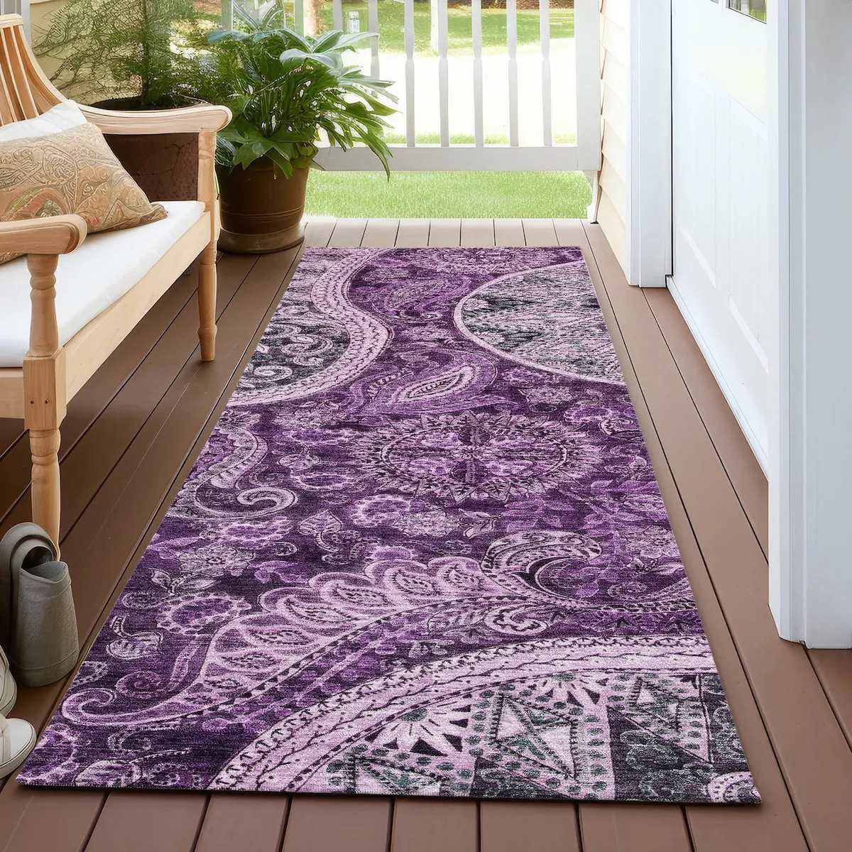 Machine Washable Indoor/ Outdoor Modern Paisley Chantille Rug
