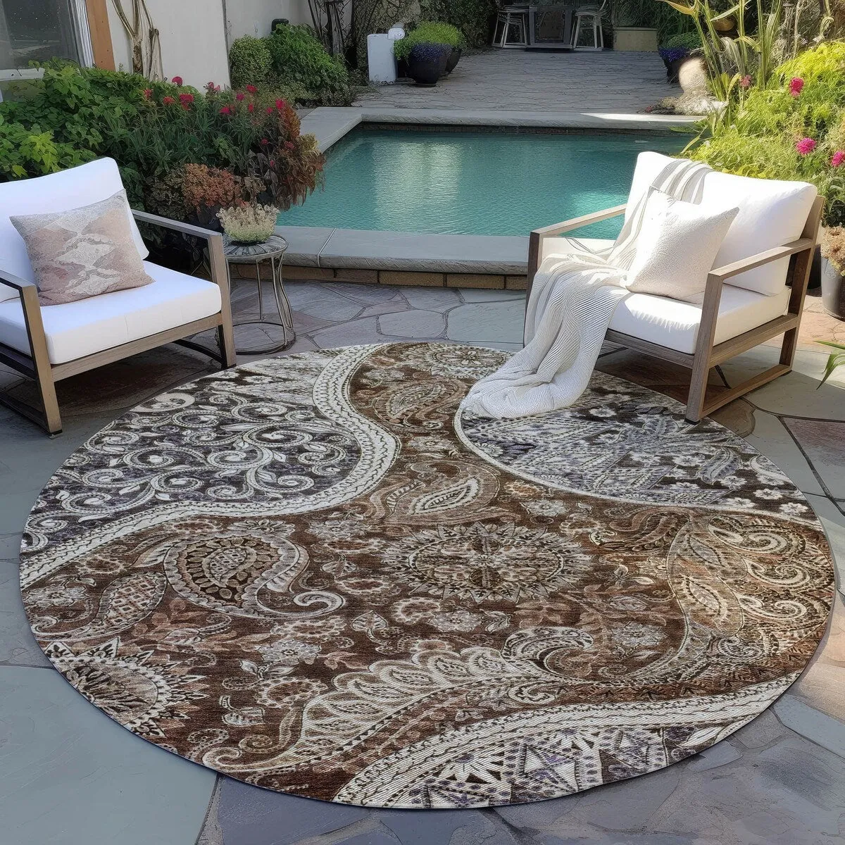 Machine Washable Indoor/ Outdoor Modern Paisley Chantille Rug