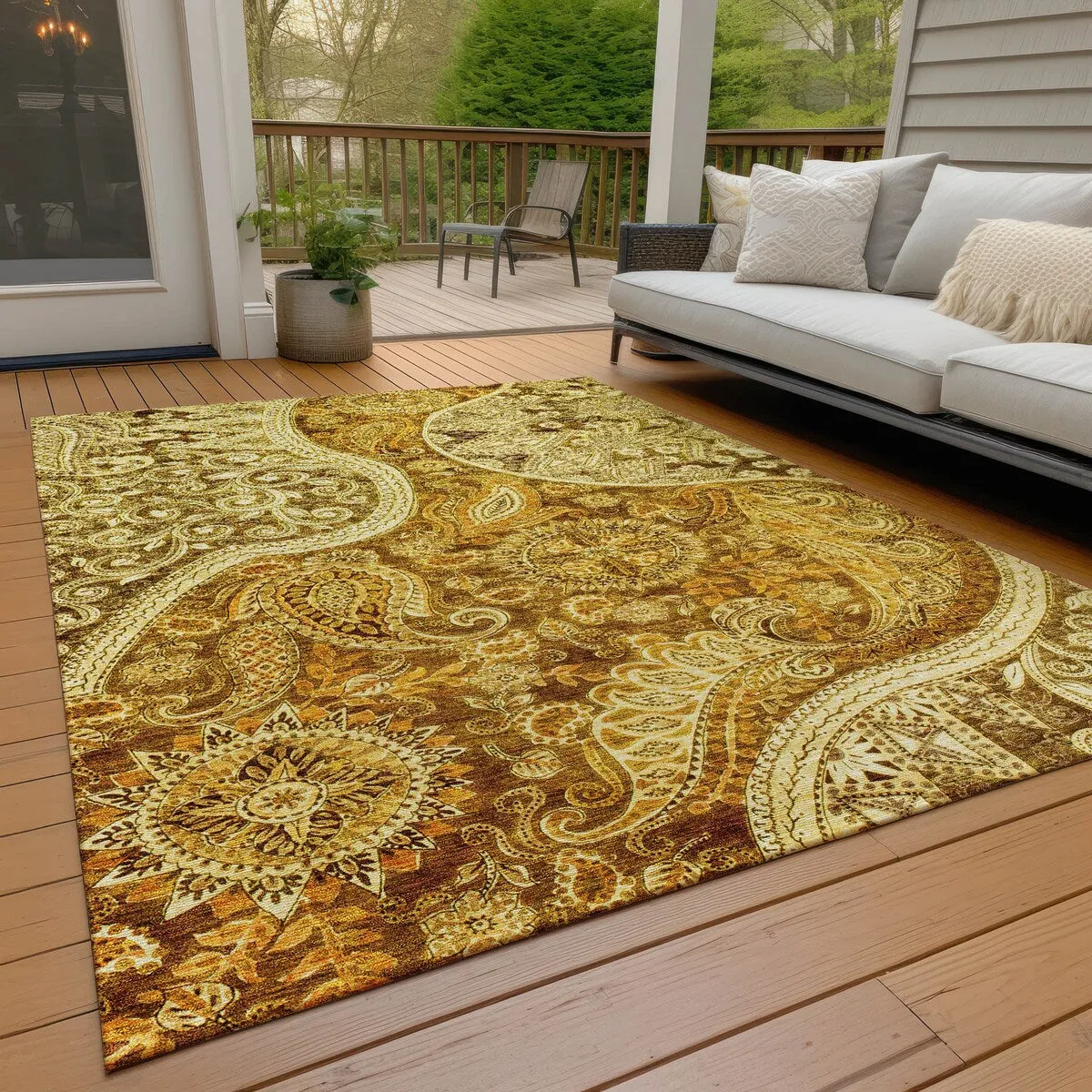 Machine Washable Indoor/ Outdoor Modern Paisley Chantille Rug