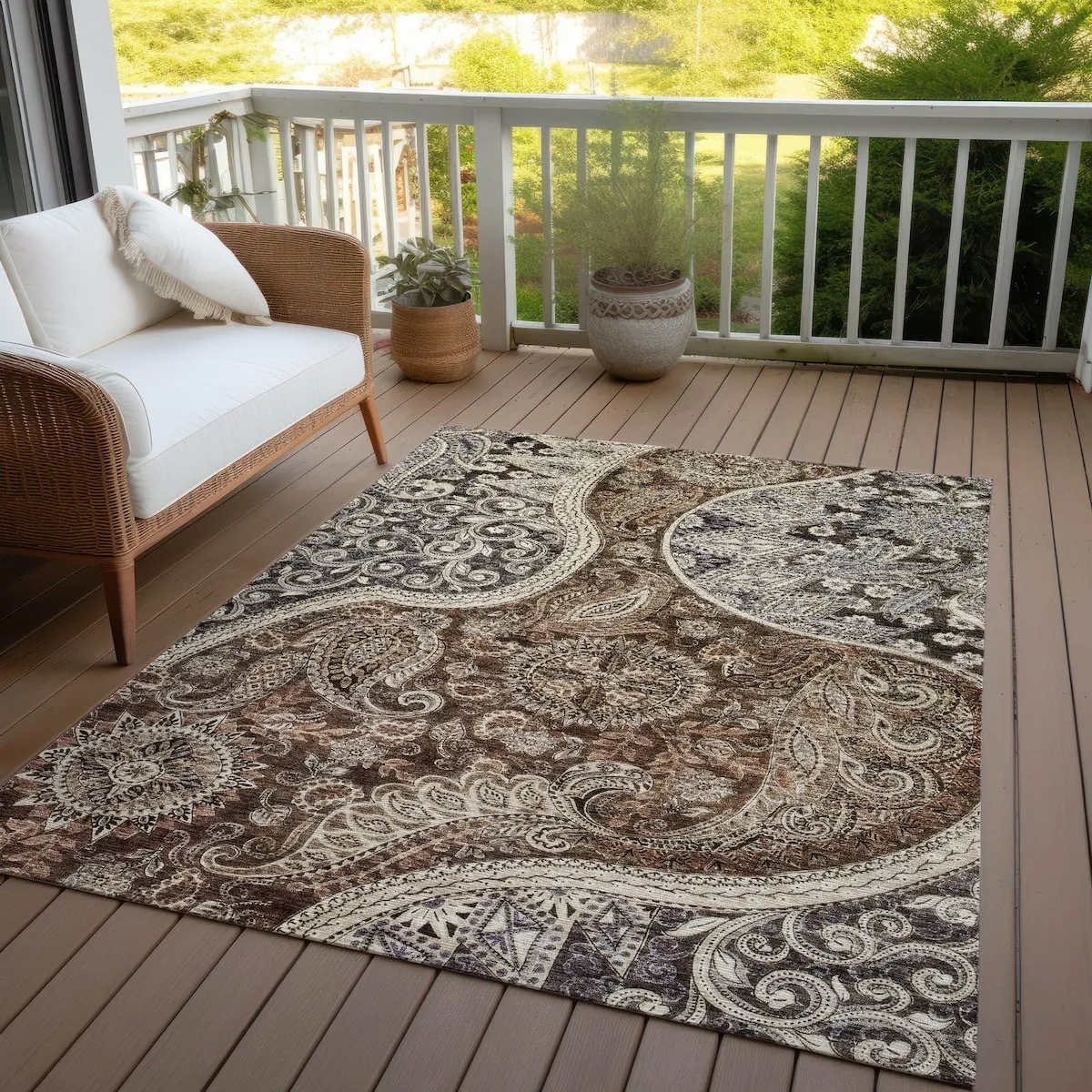 Machine Washable Indoor/ Outdoor Modern Paisley Chantille Rug