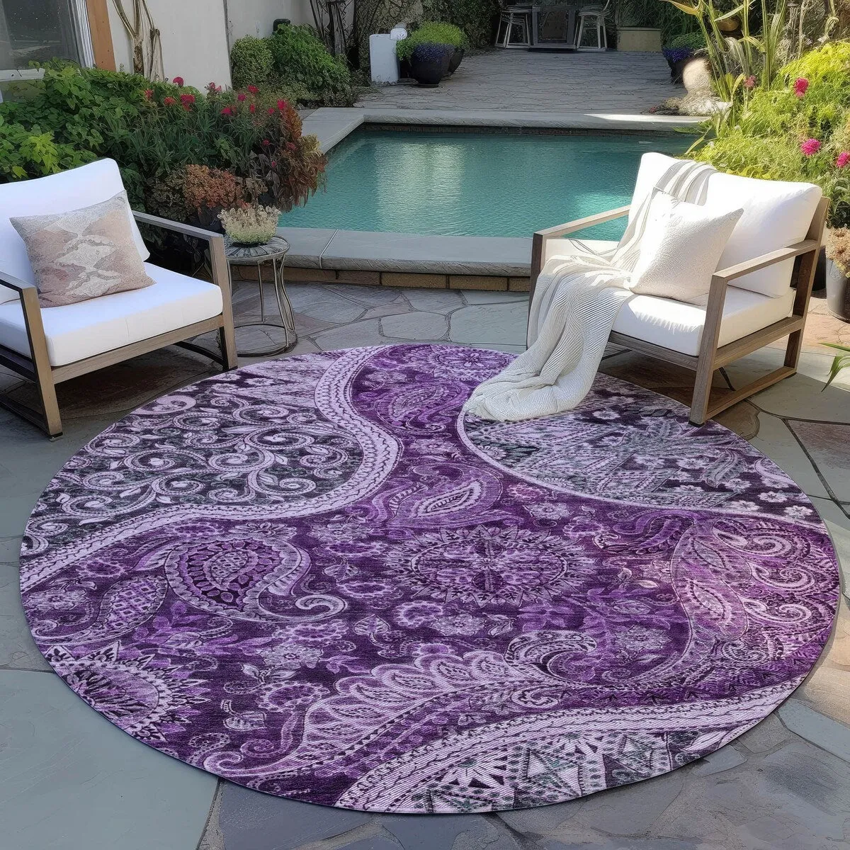 Machine Washable Indoor/ Outdoor Modern Paisley Chantille Rug