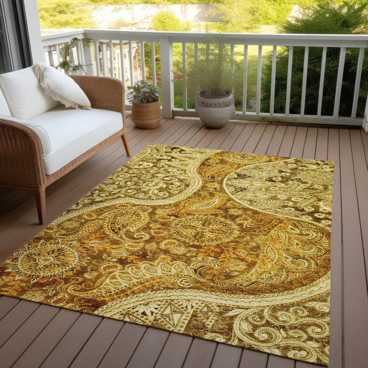 Machine Washable Indoor/ Outdoor Modern Paisley Chantille Rug