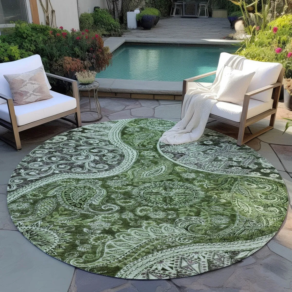 Machine Washable Indoor/ Outdoor Modern Paisley Chantille Rug
