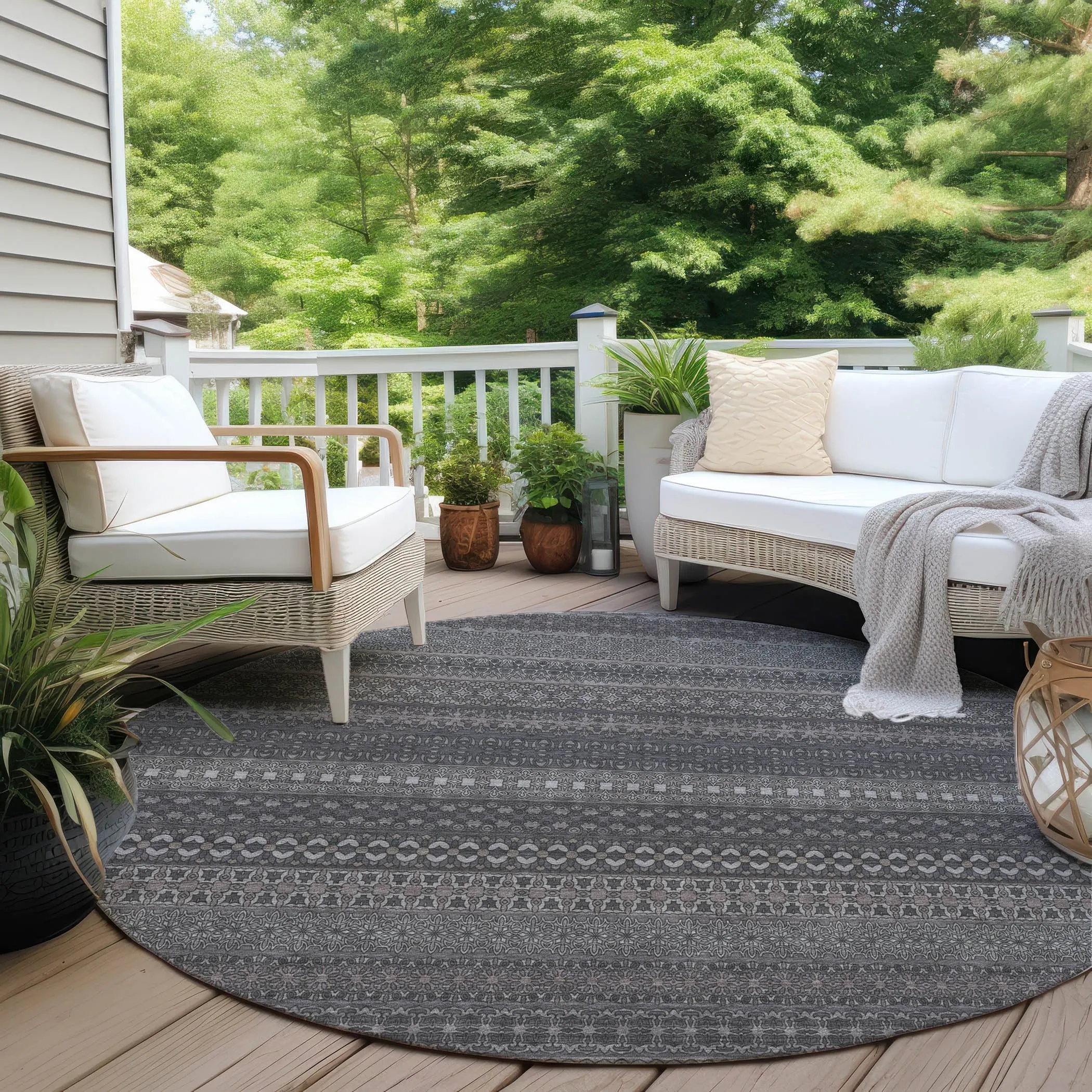 Machine Washable Indoor/ Outdoor Moroccan Stripes Chantille Rug