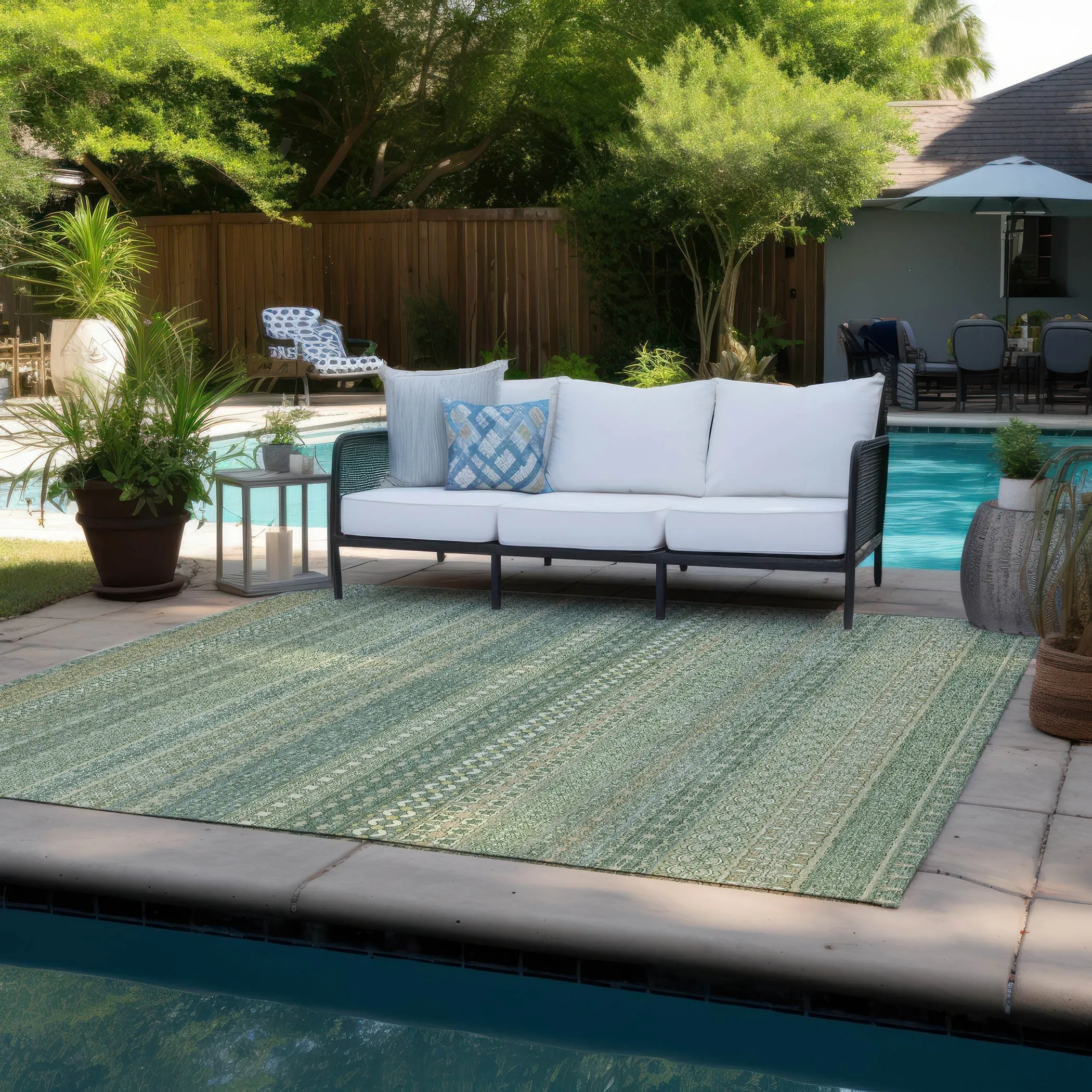 Machine Washable Indoor/ Outdoor Moroccan Stripes Chantille Rug