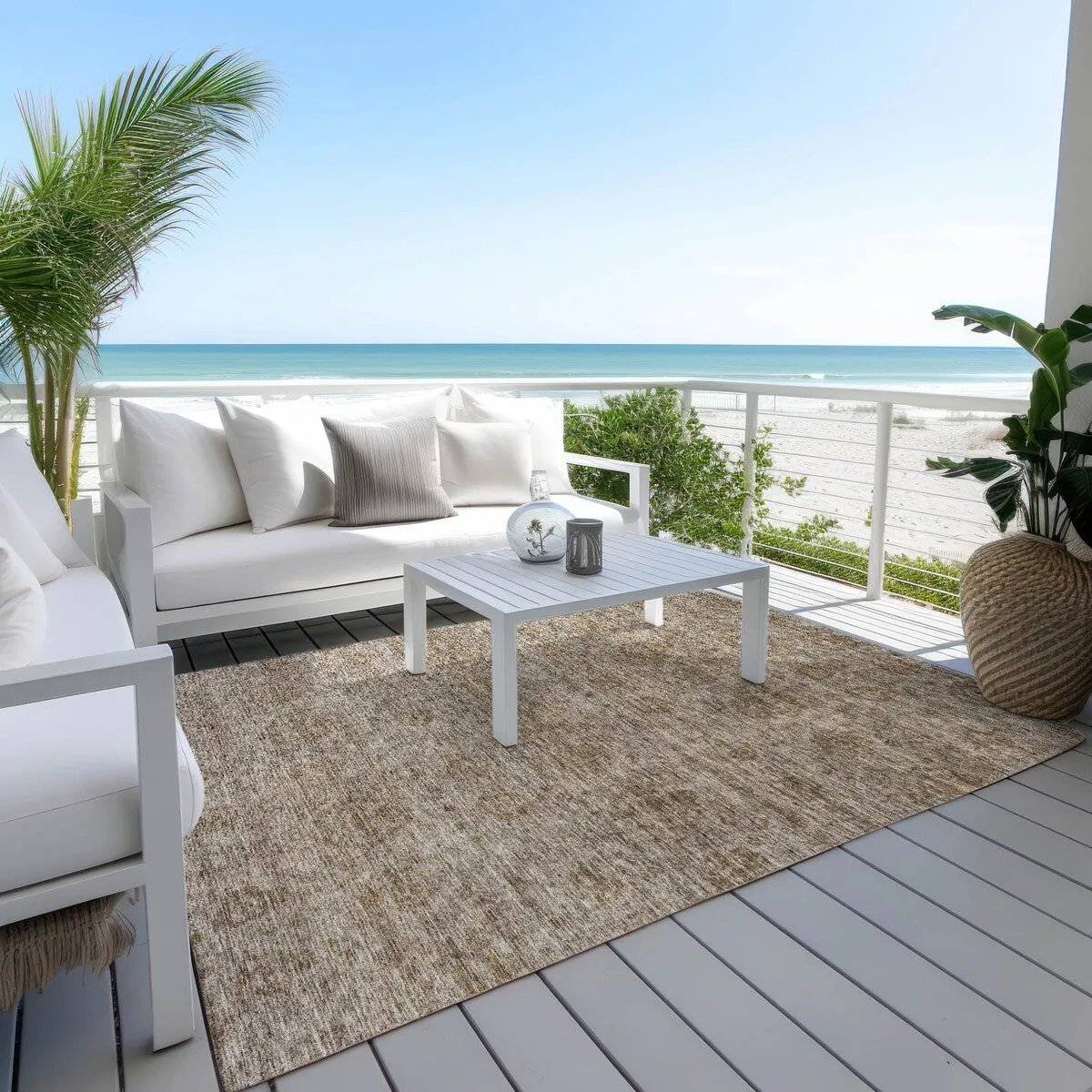 Machine Washable Indoor/ Outdoor Ombre Damask Chantille Rug