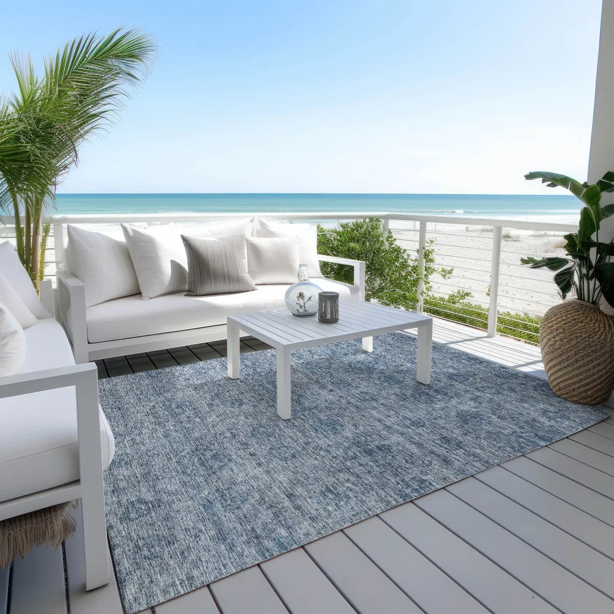 Machine Washable Indoor/ Outdoor Ombre Damask Chantille Rug