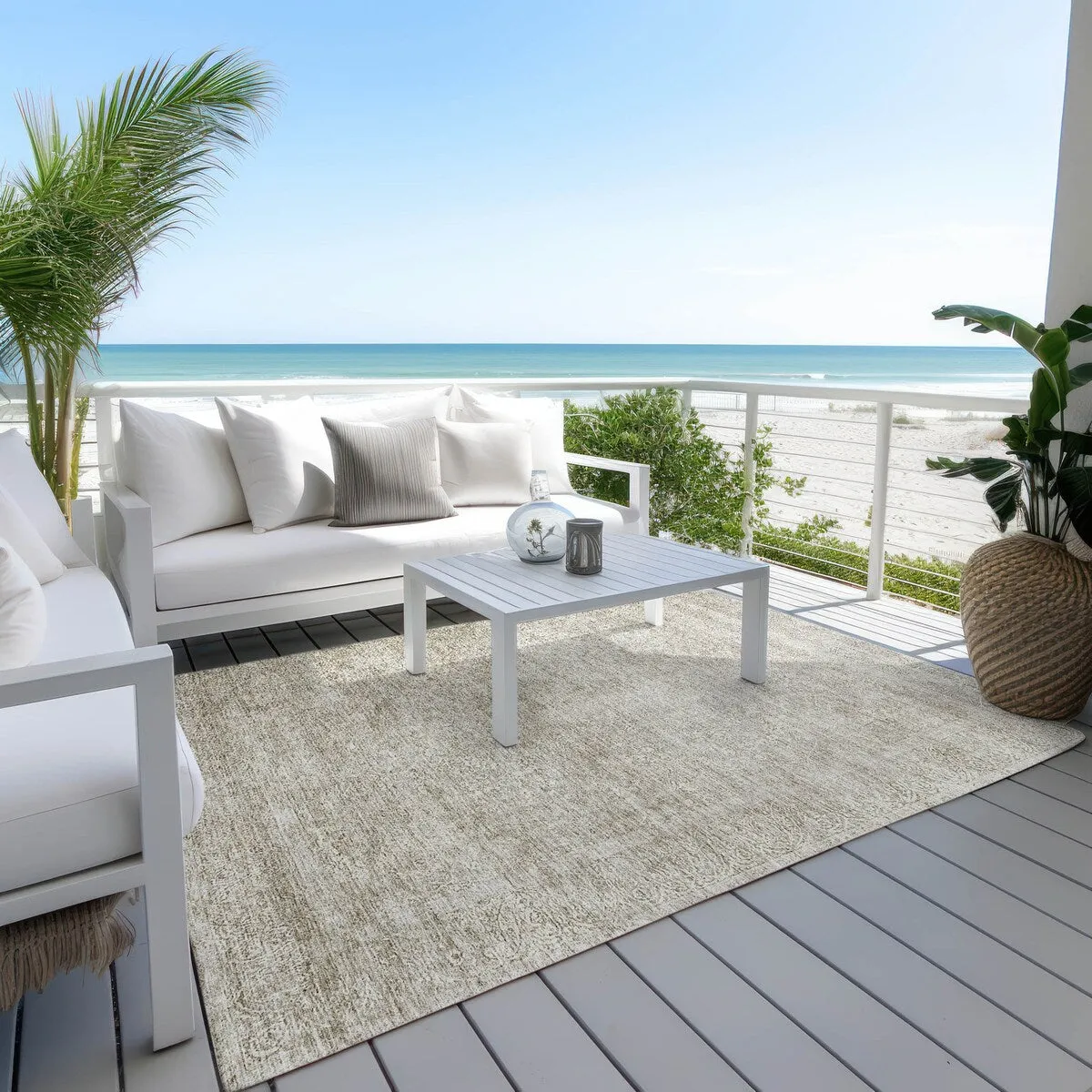 Machine Washable Indoor/ Outdoor Ombre Paisley Chantille Rug