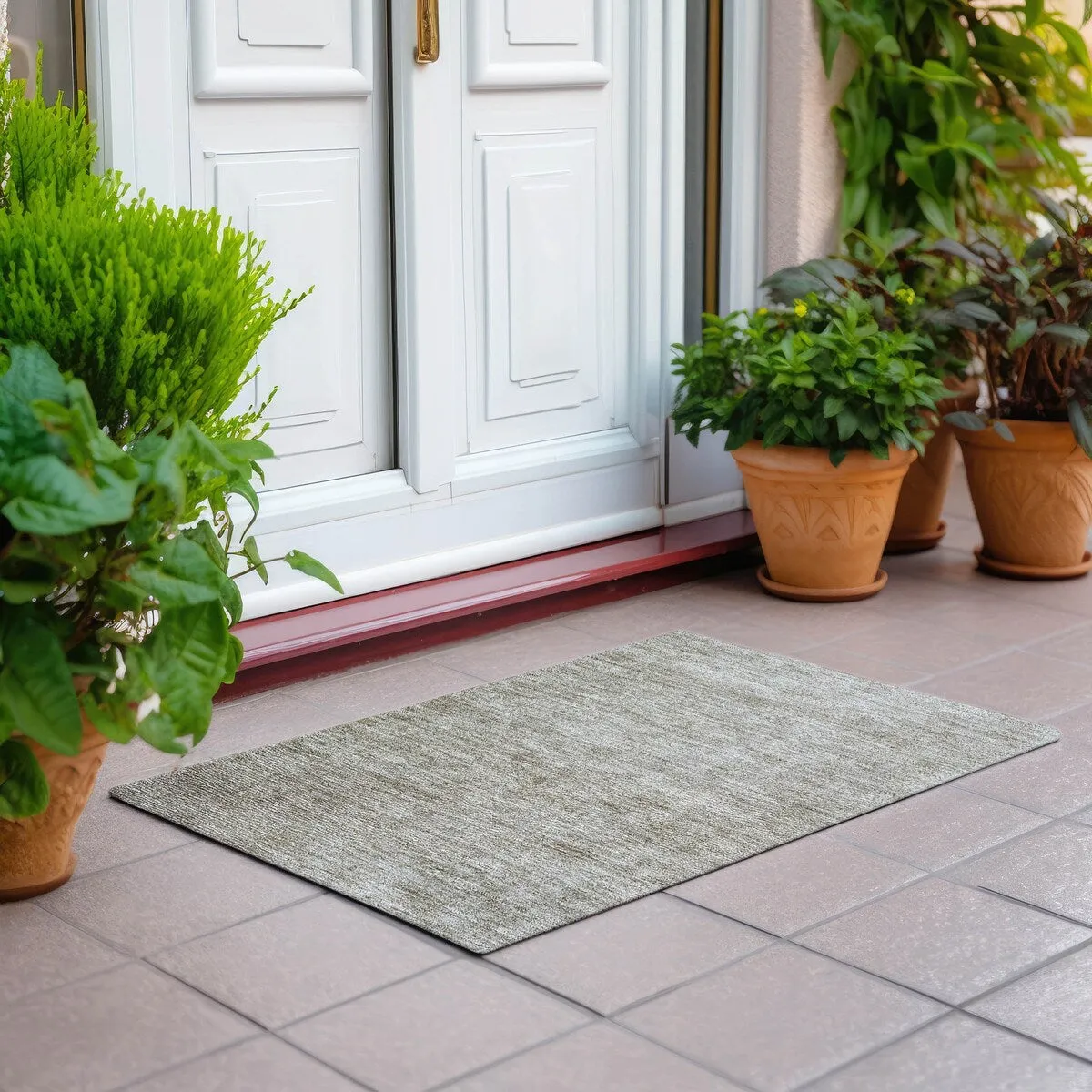 Machine Washable Indoor/ Outdoor Ombre Paisley Chantille Rug