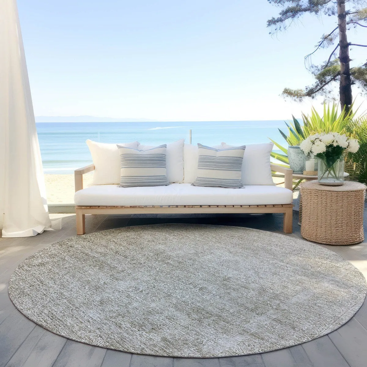 Machine Washable Indoor/ Outdoor Ombre Paisley Chantille Rug