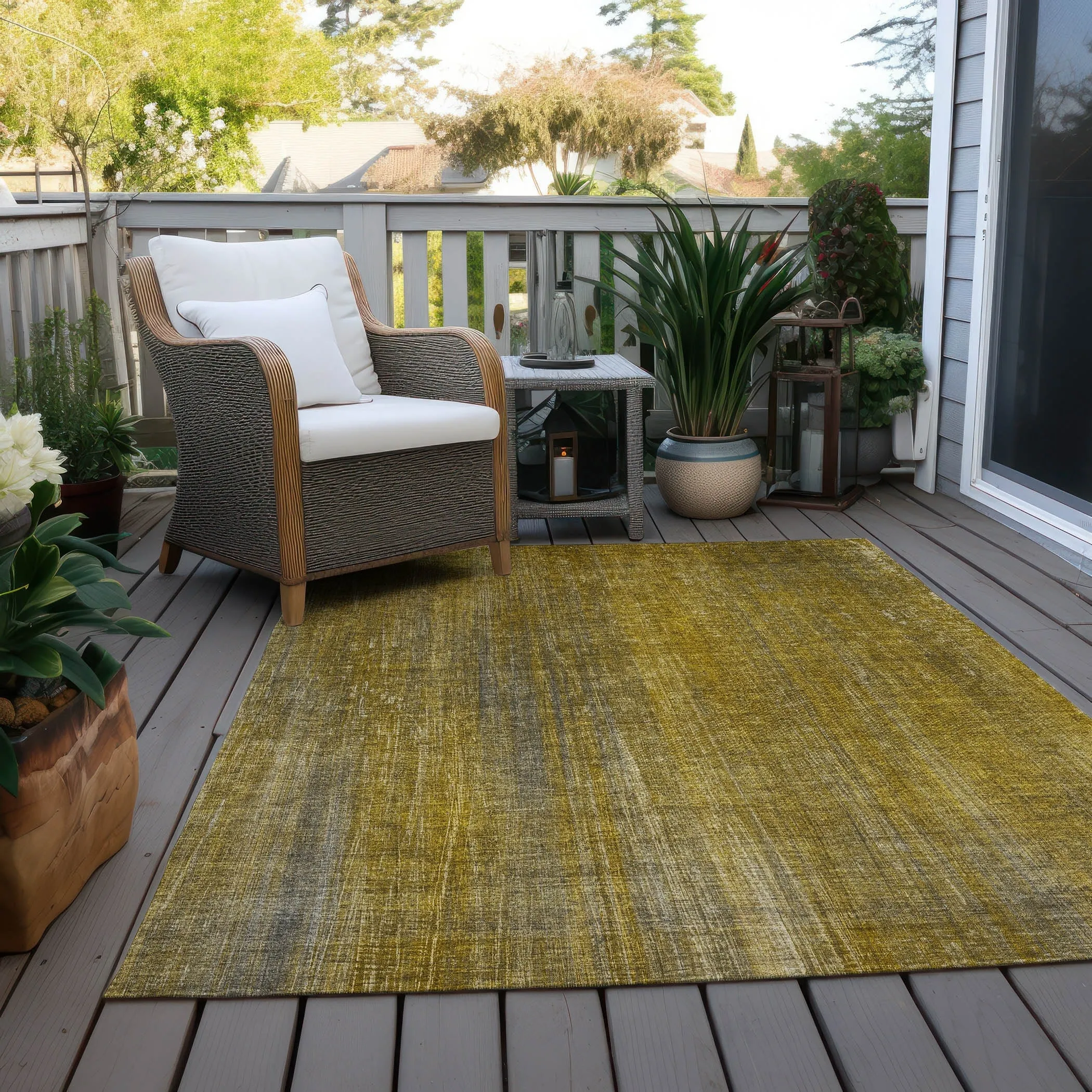 Machine Washable Indoor/ Outdoor Ombre Solid Chantille Rug