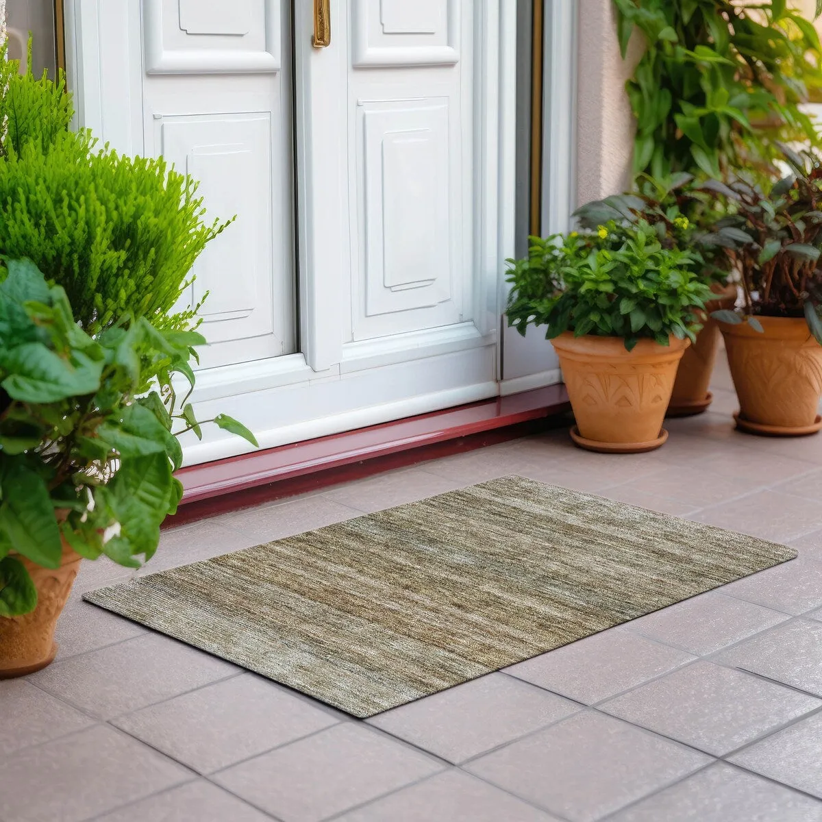 Machine Washable Indoor/ Outdoor Ombre Solid Chantille Rug