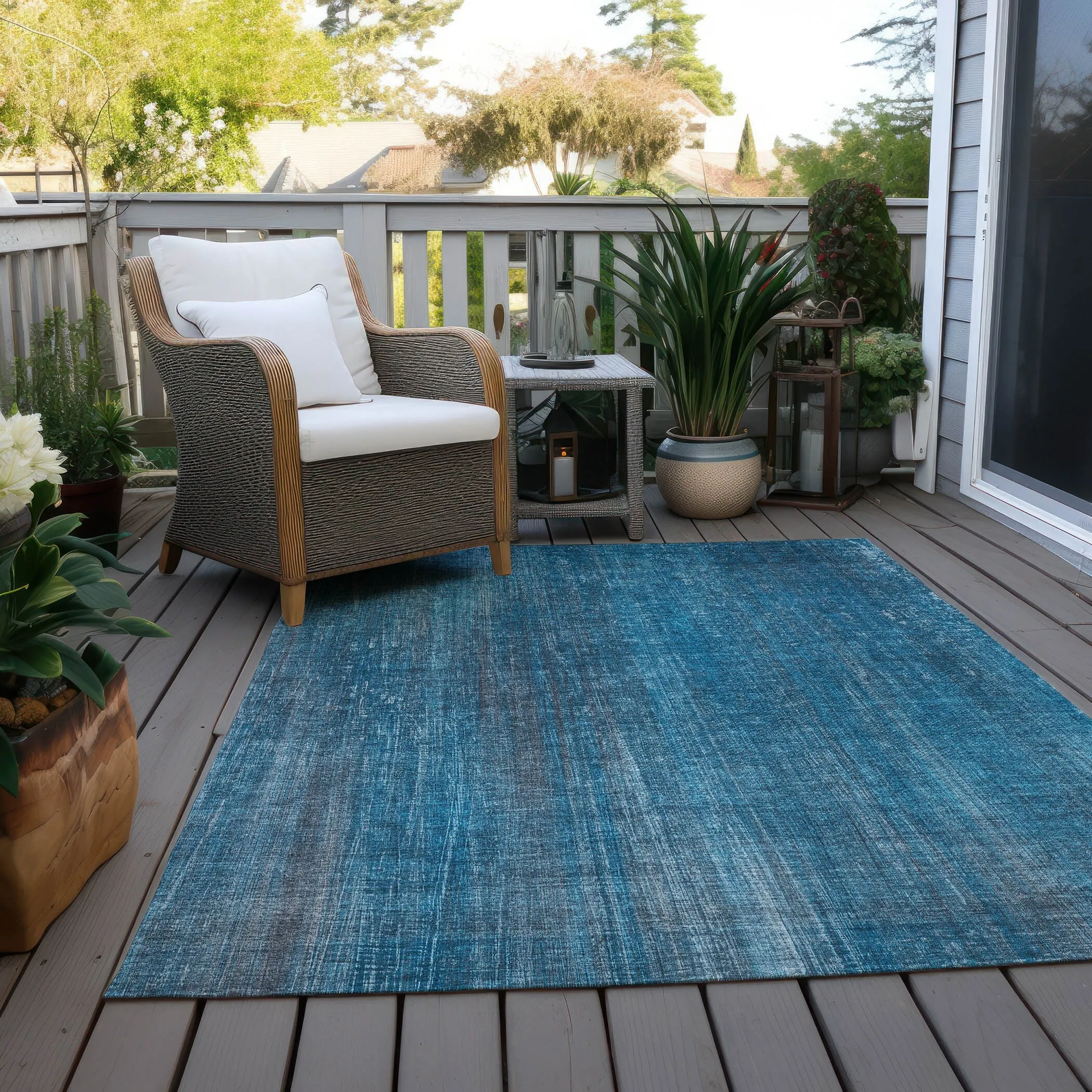 Machine Washable Indoor/ Outdoor Ombre Solid Chantille Rug