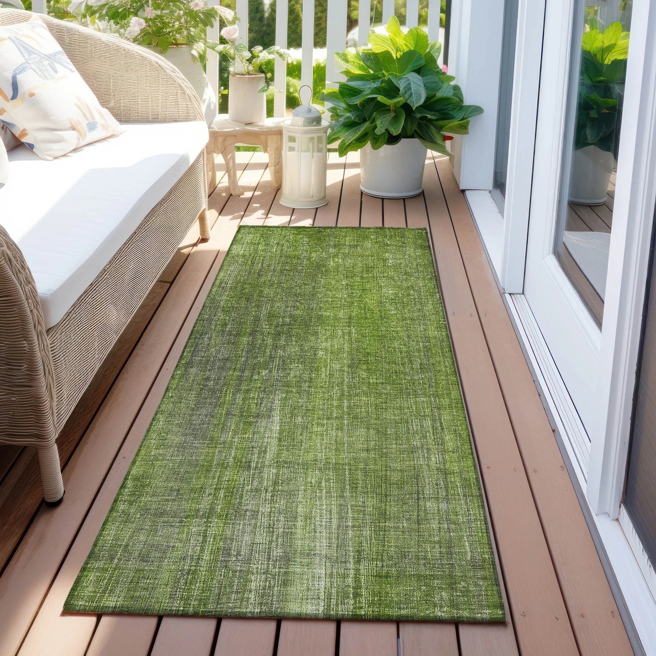 Machine Washable Indoor/ Outdoor Ombre Solid Chantille Rug
