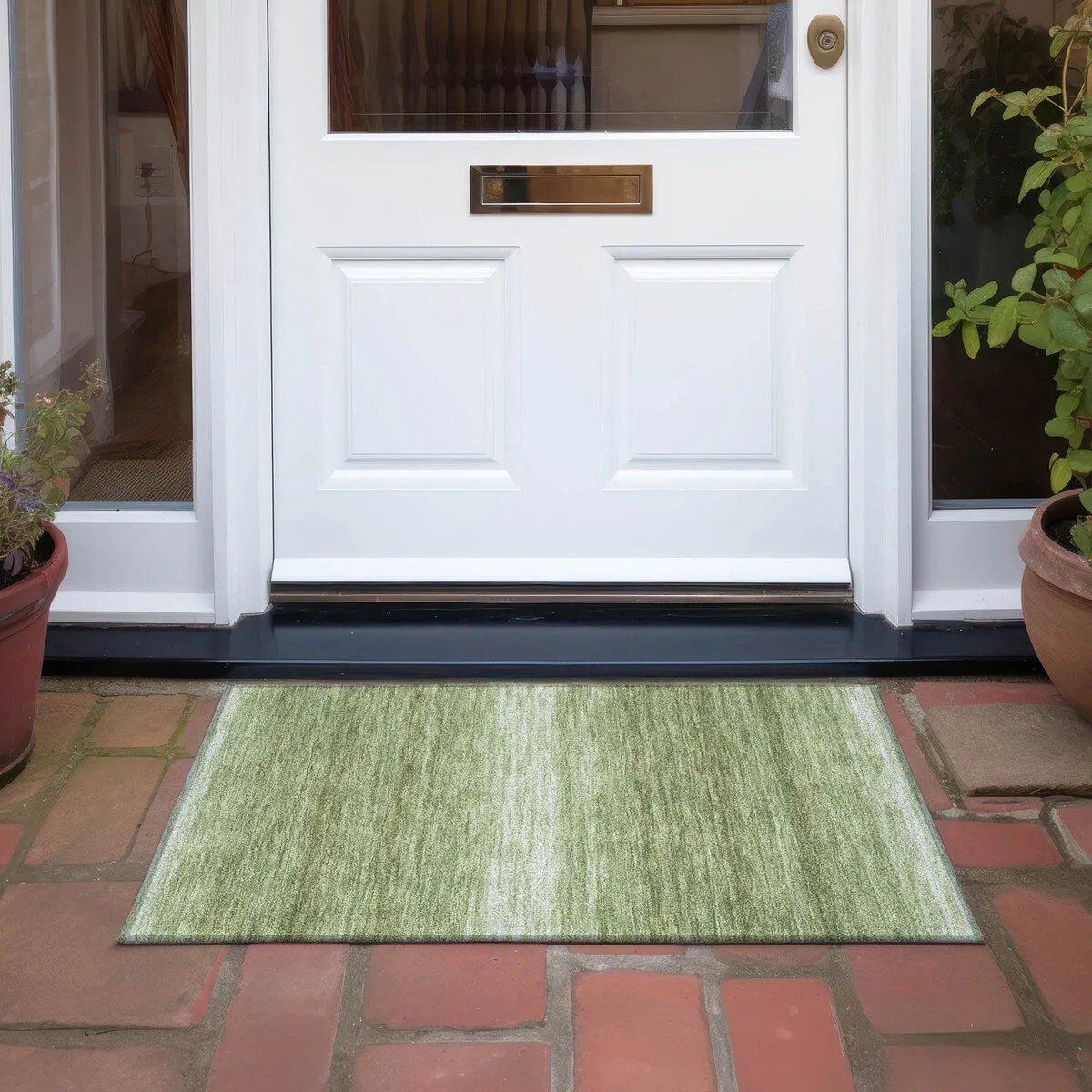Machine Washable Indoor/ Outdoor Ombre Stripe Chantille Rug