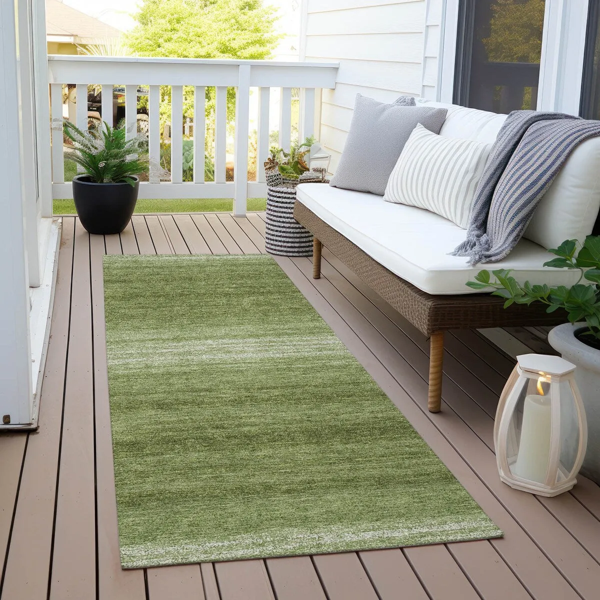 Machine Washable Indoor/ Outdoor Ombre Stripe Chantille Rug