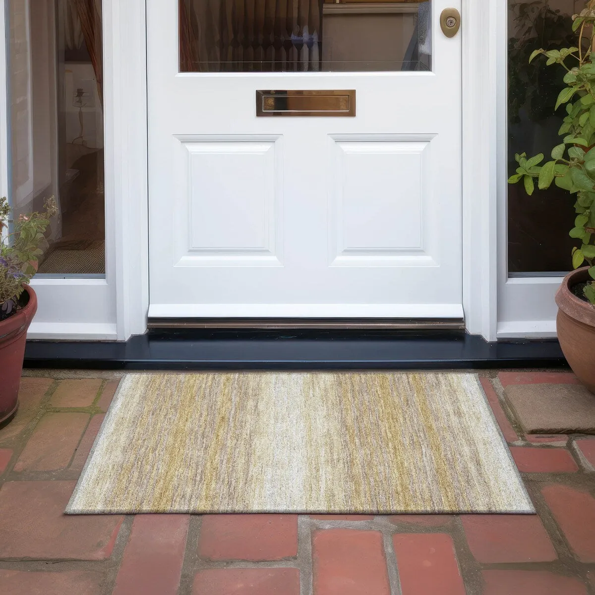 Machine Washable Indoor/ Outdoor Ombre Stripe Chantille Rug