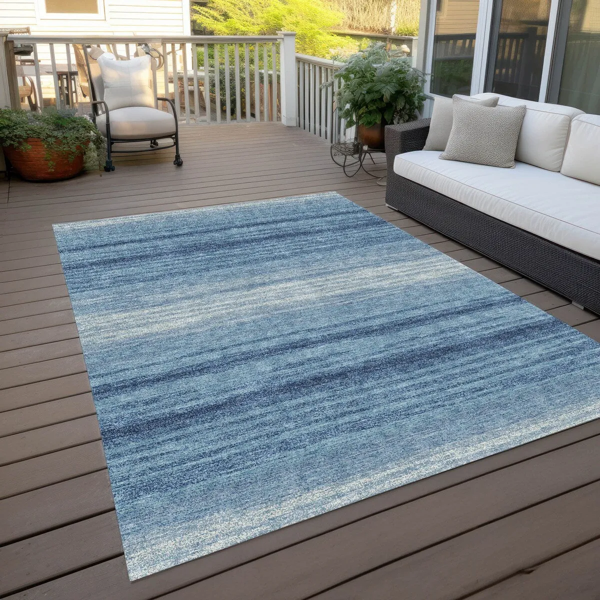 Machine Washable Indoor/ Outdoor Ombre Stripe Chantille Rug