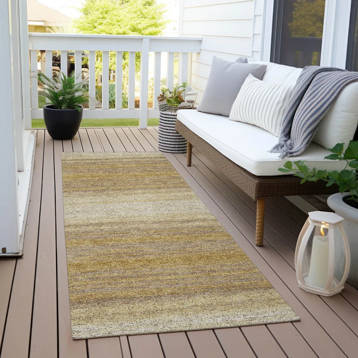 Machine Washable Indoor/ Outdoor Ombre Stripe Chantille Rug