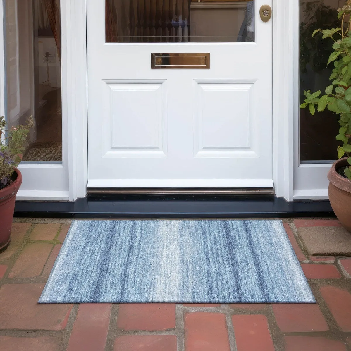 Machine Washable Indoor/ Outdoor Ombre Stripe Chantille Rug
