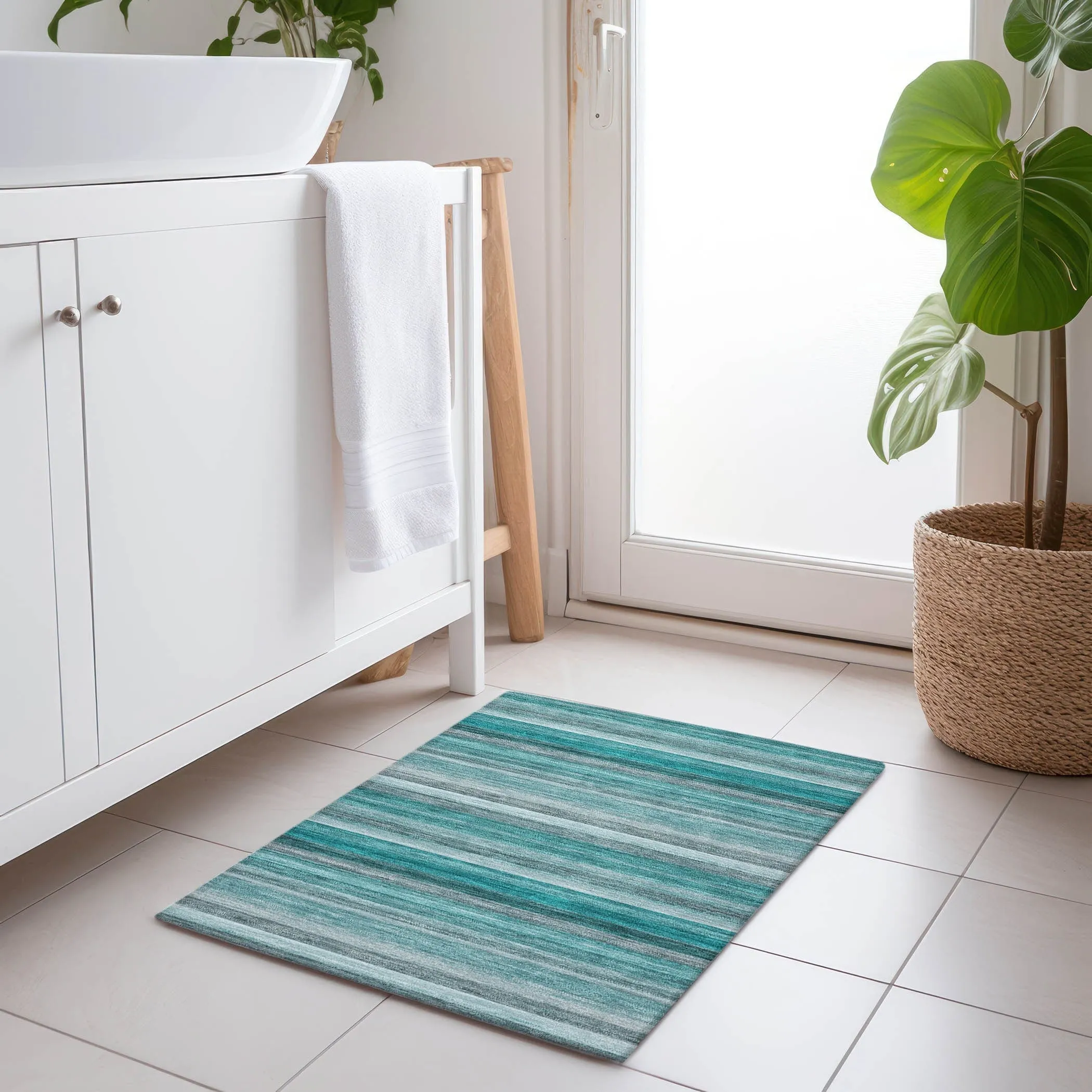 Machine Washable Indoor/ Outdoor Ombre Stripes Chantille Rug