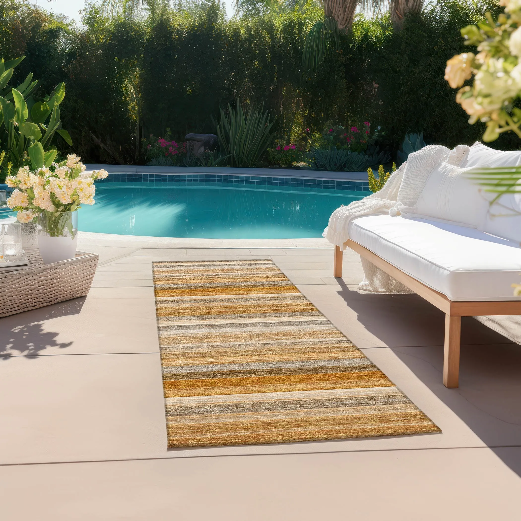 Machine Washable Indoor/ Outdoor Ombre Stripes Chantille Rug