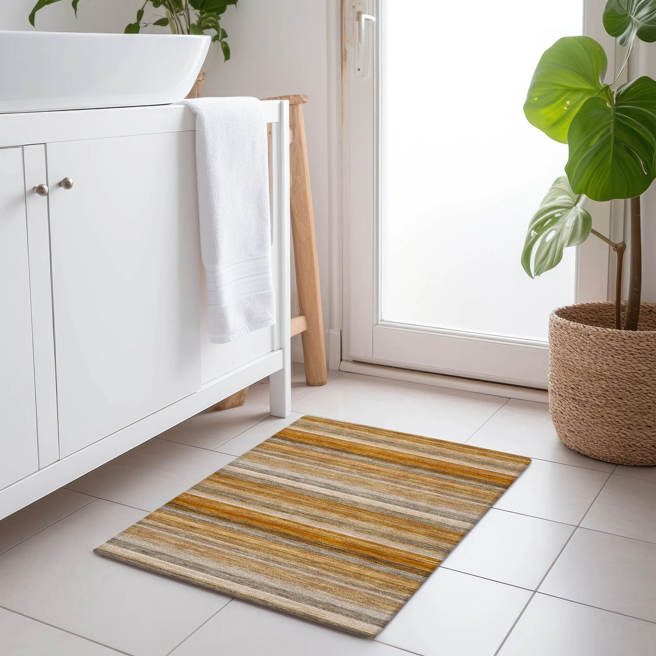 Machine Washable Indoor/ Outdoor Ombre Stripes Chantille Rug