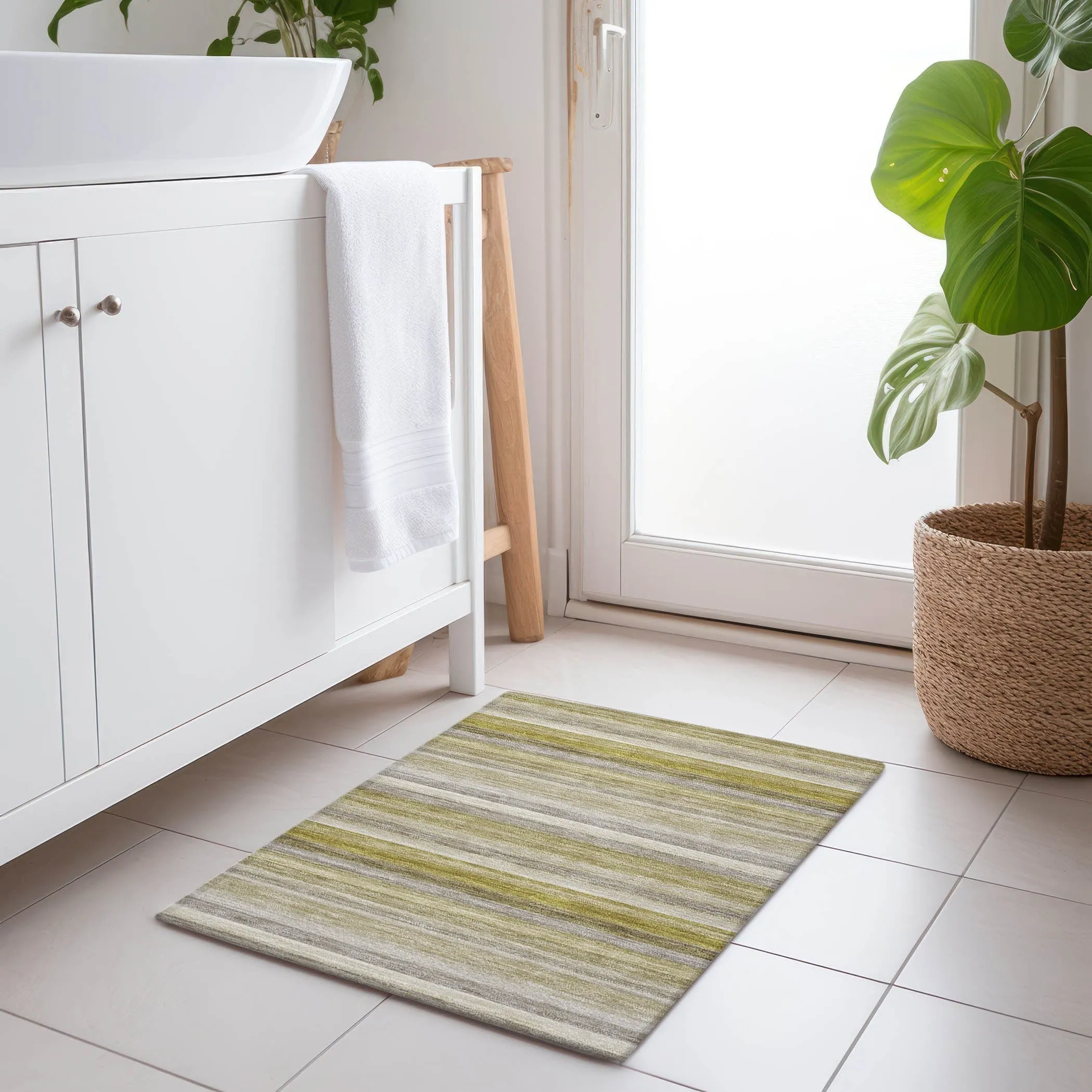 Machine Washable Indoor/ Outdoor Ombre Stripes Chantille Rug