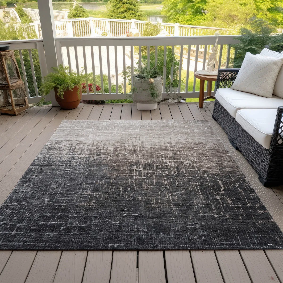 Machine Washable Indoor/ Outdoor Ombre Texture Chantille Rug